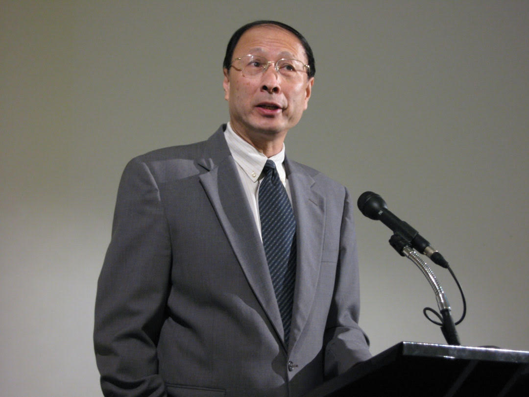 james gao photo of a speaking event